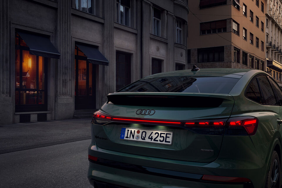 Nieuwe Audi Q4 Sportback e-tron achter verlichting