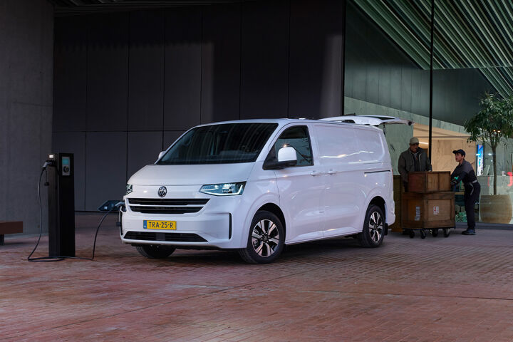 Transporter e-hybrid 1