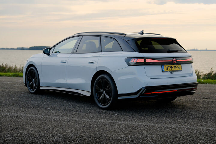 Volkswagen ID.7 - zijkant