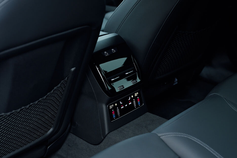 Audi A6 Avant e-hybrid achterbank airco