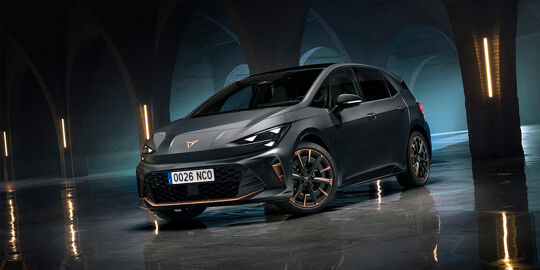 CUPRA Born Hero Mobile
