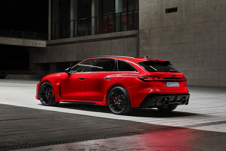 RS 5 Avant hero mobile