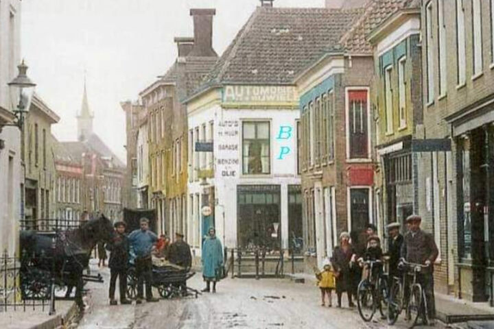 Schueler Langestraat 1920 - kleur