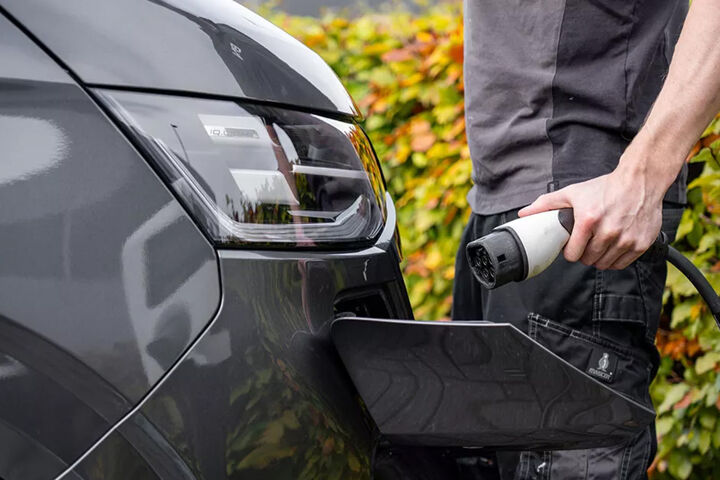 Volkswagen Bedrijfswagens Hybride rijden stekker