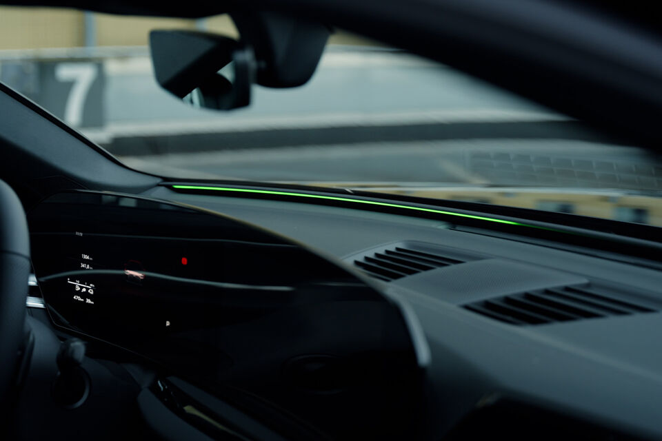 Audi A6 Avant e-hybrid laden interieur