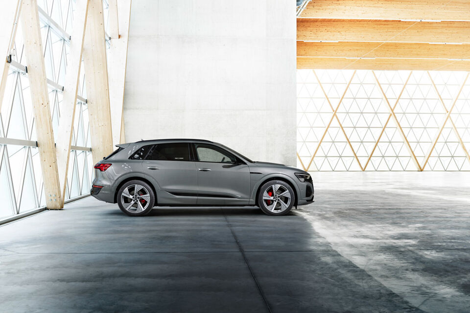 Audi Q8 e-tron 01