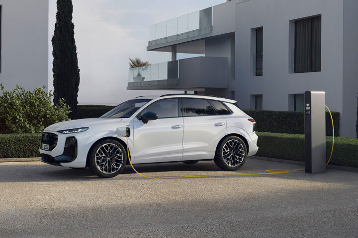 Q3 e-hybrid laden 2
