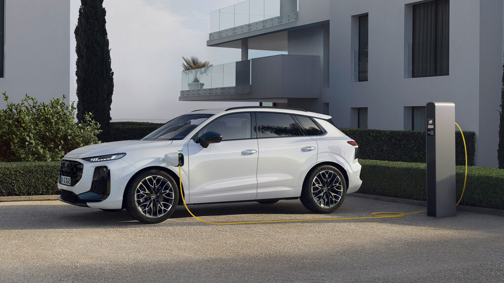 Q3 e-hybrid laden 2