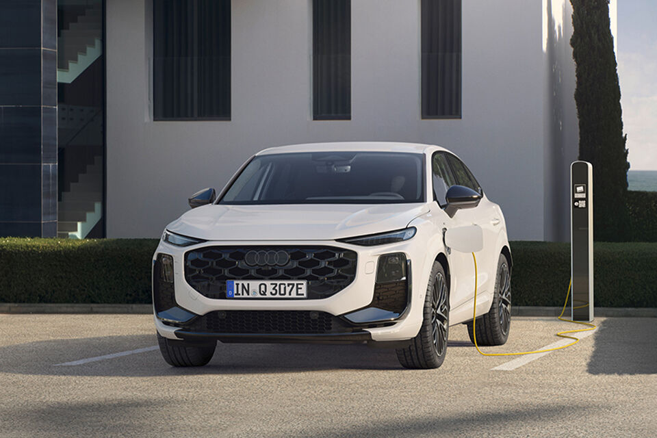 Audi Q3 e-hybrid voorkant laden