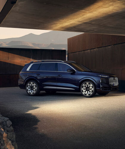 Audi Q9 hero mobile v2