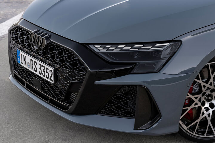 audi-rs3-limousine-grijs-grill