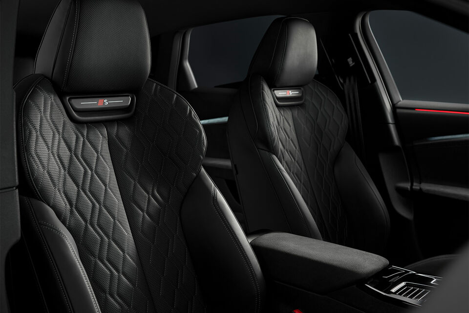 Audi-S6-Sportback-e-tron-voorstoelen