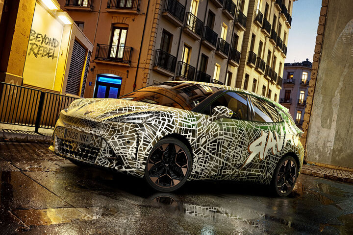CUPRA Raval - Gecamoufleerd