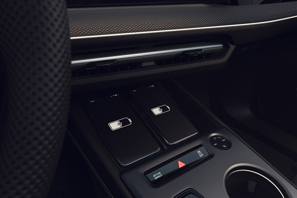 Nieuwe Audi Q4 Sportback e-tron telefoons opladen