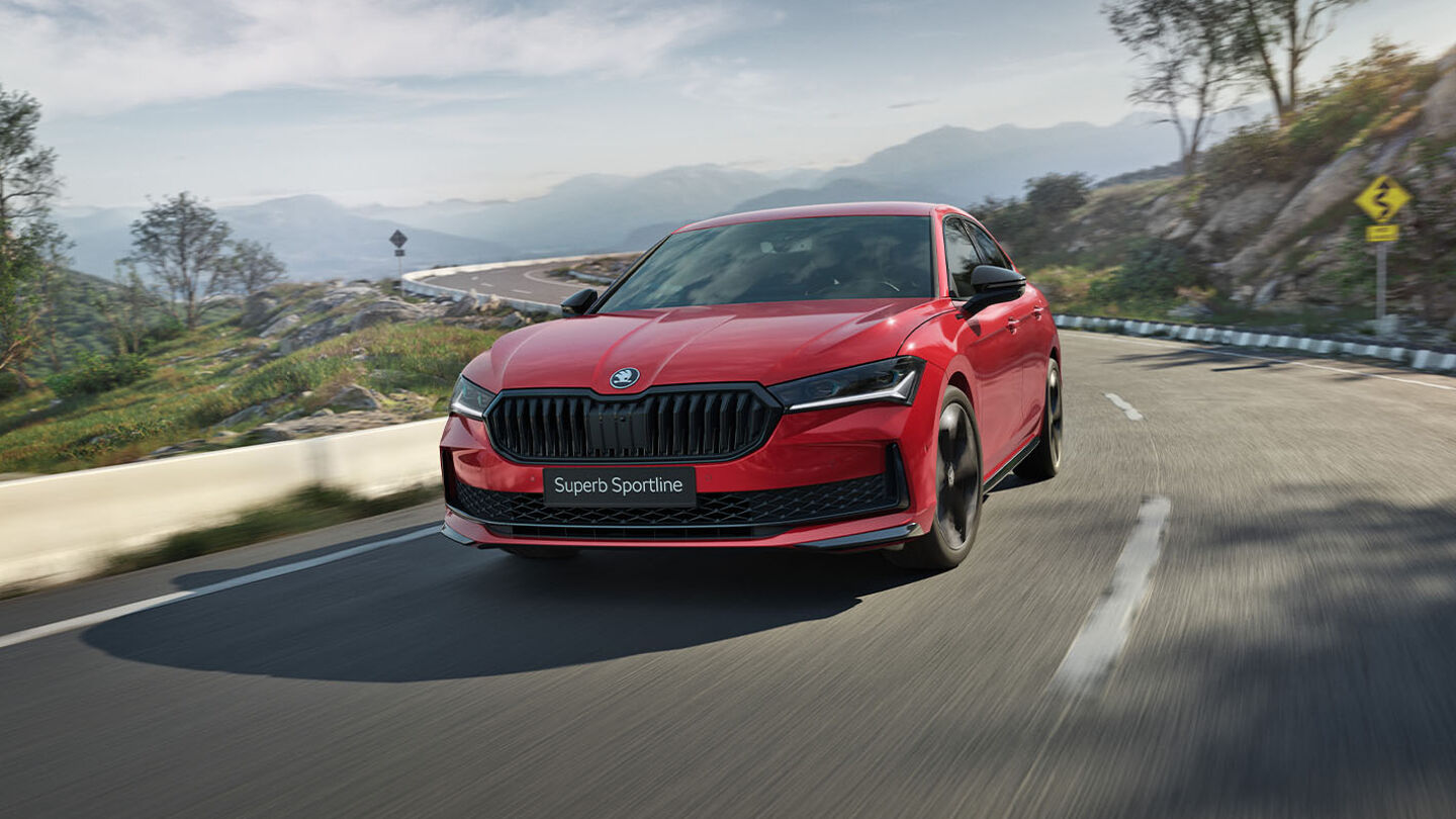 skoda-superb-sportline-business-rood-hatchback-voorkant