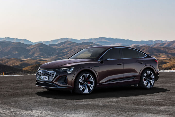 Audi Q8 55 e-tron -1