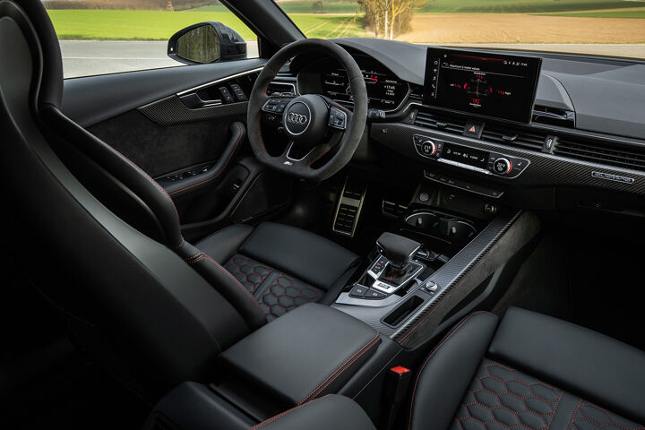 Audi RS 4 Avant - interieur