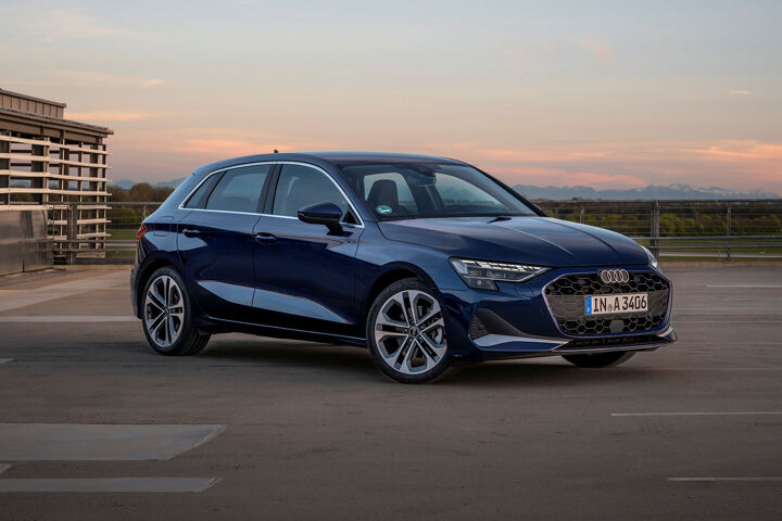 Vernieuwde Audi A3 Sportback Blauw Rechtsvoor