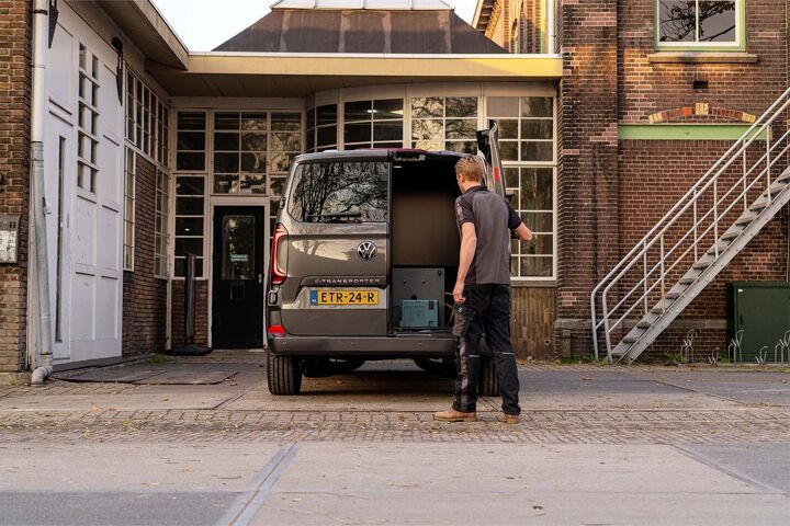 volkswagen-e-transporter-grijs-achterdeuren-pon-center