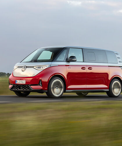 volkswagen-id-buzz-rood-zilver-hero-mobiel