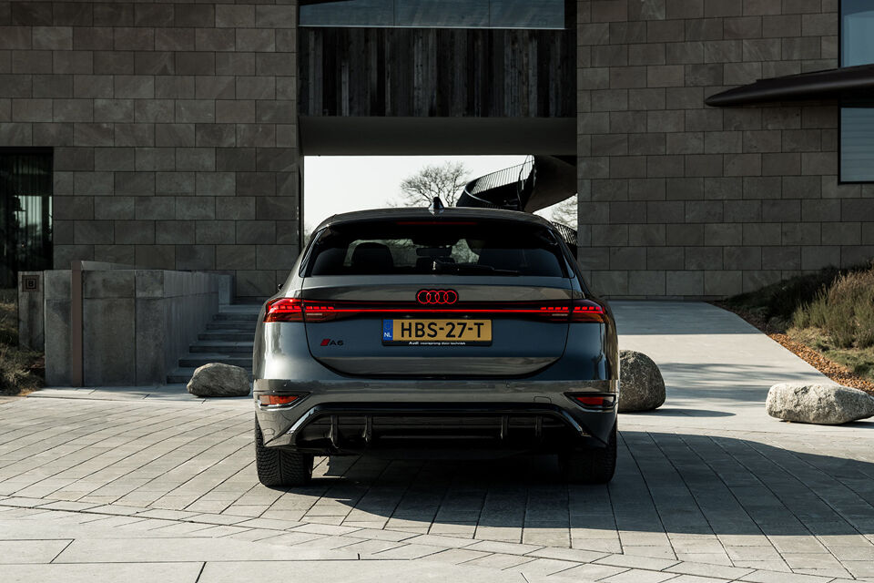 Audi A6 Avant e-tron achterkant 2
