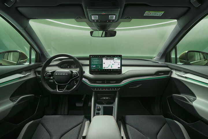 skoda-enyaq-2025-groen-dashboard