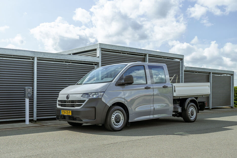 VW e-Transporter pick-up dubbele cabine laadpaal