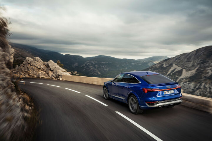 Audi Q8 e-tron 21