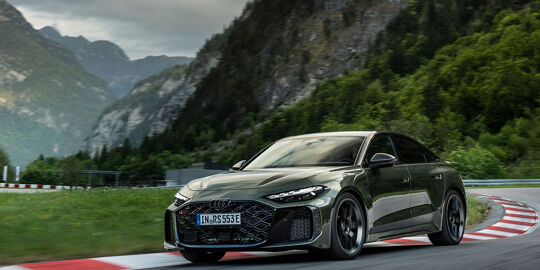 Audi RS 5 - hero mobile