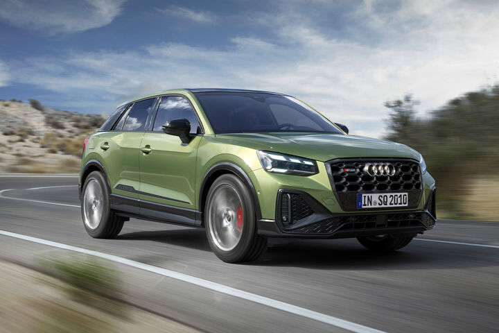 Audi SQ2 Content Rechtsvoor Groen