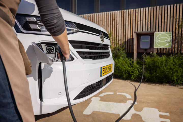 Volkswagen e-Transporter - laden
