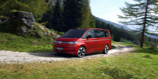 volkswagen-multivan-plug-in-hybride-rood-hero-mobiel