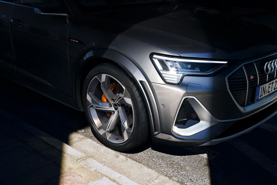 Audi e-tron S slide 7