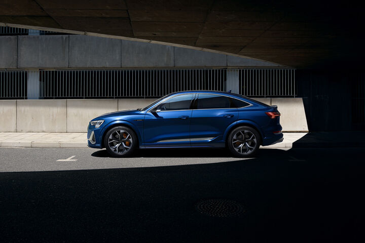 Audi e-tron S Sportback 4
