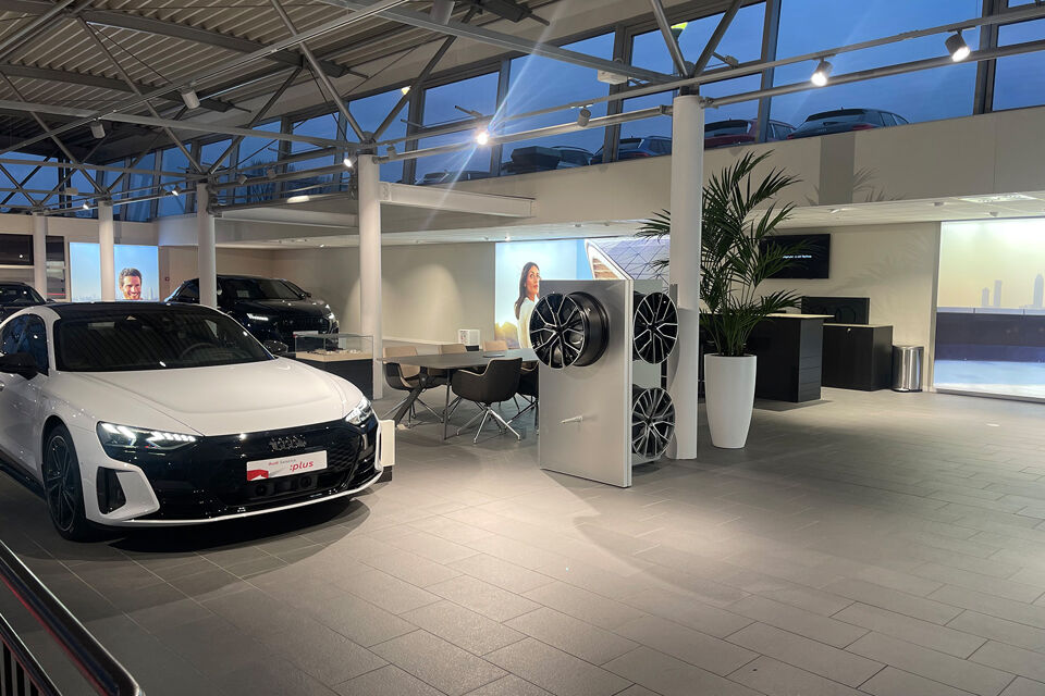 Audi showroom Naarden 1